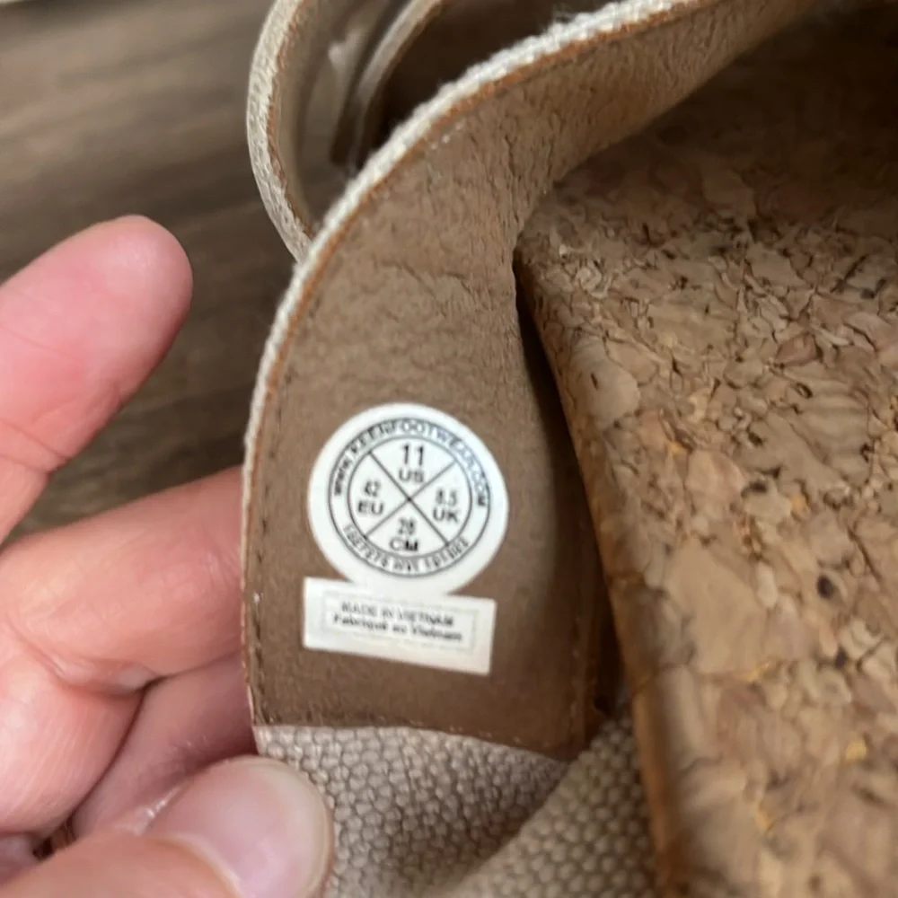 KEEN ELLE MIXED SLIDE BIRCH Women’s Size 11 - Picture 8 of 12